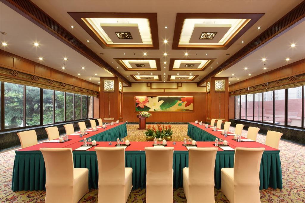 Cypress Hotel Jin Jiang Shanghai Exteriör bild